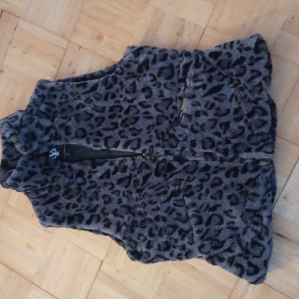 FAUX fur vest Jr size xlarge outerwear  YO